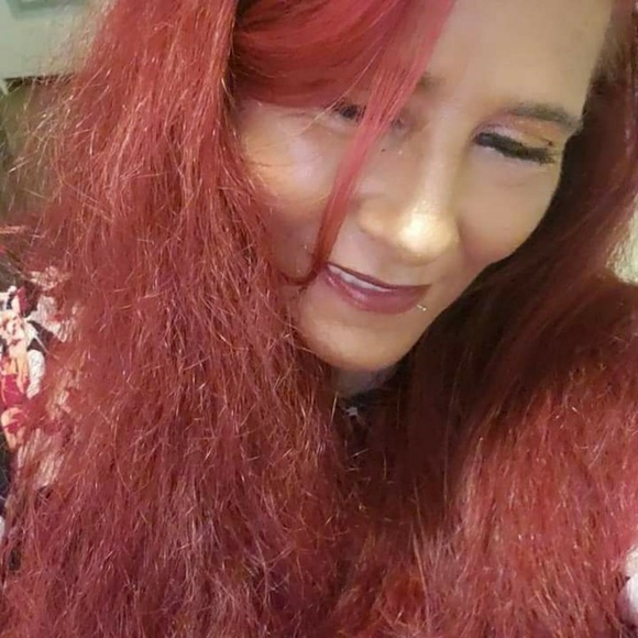 Meet your Posher, Christina - Picture 1 of 1